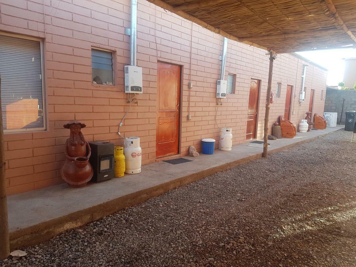 Hostal Nuevo Sol Y Viento Hostel ซานเปโดร เด อาตากามา ภายนอก รูปภาพ